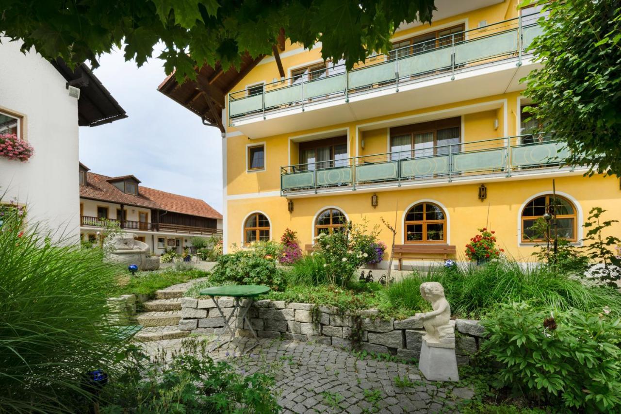 קירכהם Hotel Preishof מראה חיצוני תמונה