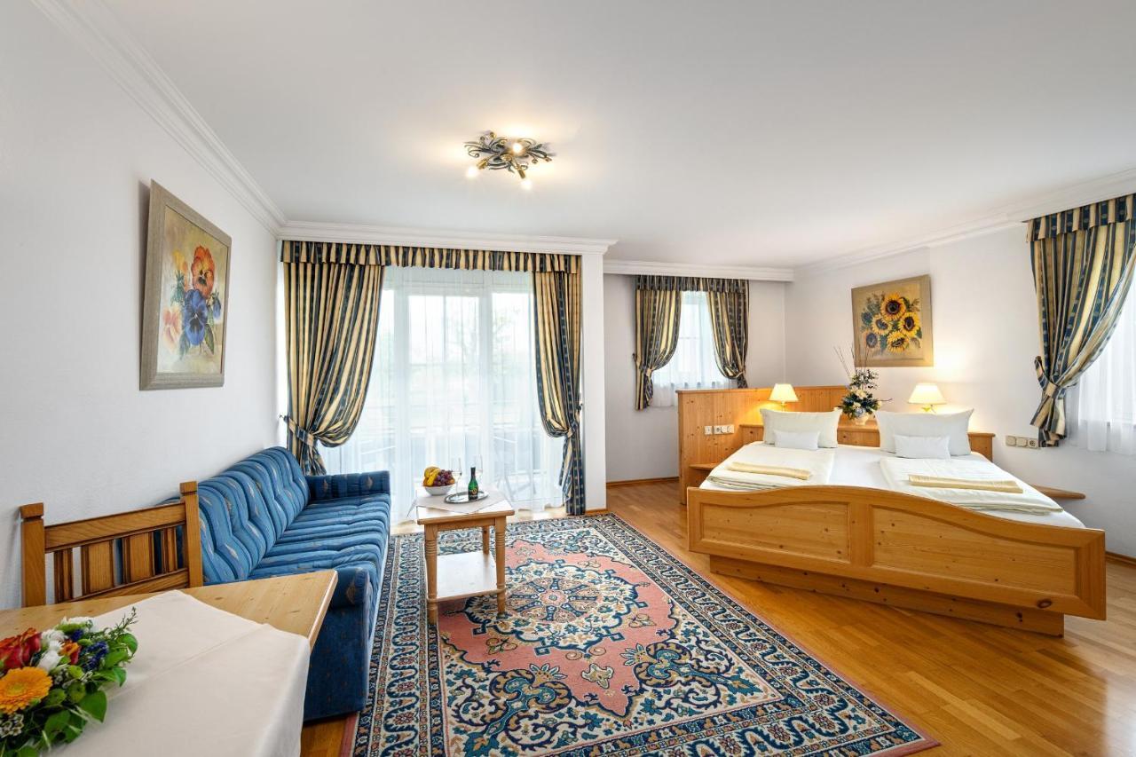 קירכהם Hotel Preishof מראה חיצוני תמונה